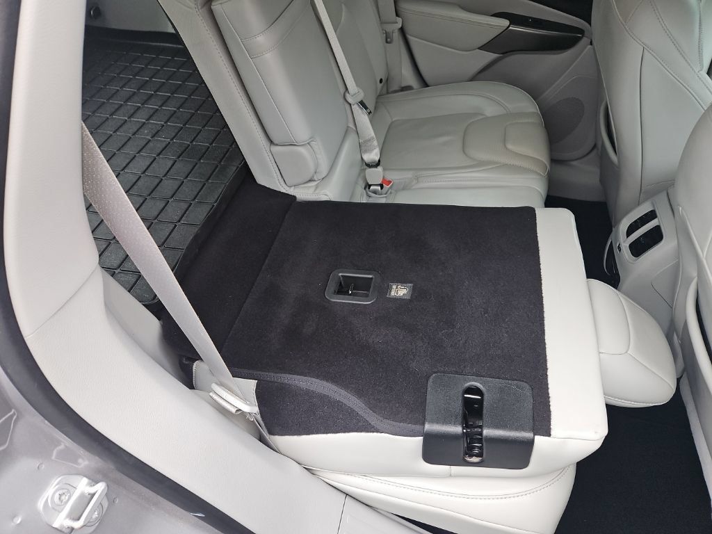 Used 2019 Jeep Cherokee Limited w/ Technology Group AWD/4WD image 29