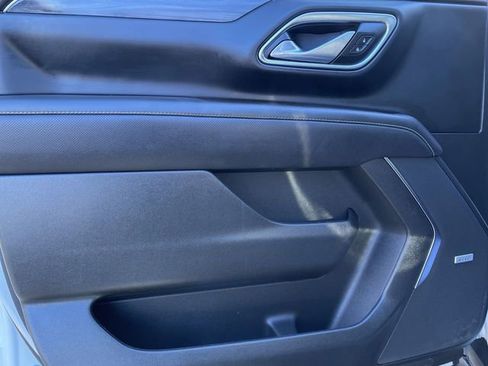 Used 2023 GMC Yukon XL SLT image 22