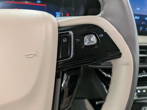 Used 2023 Lincoln Corsair Reserve FWD image 18