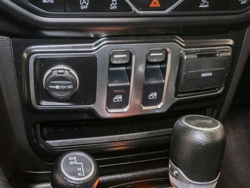 Used 2021 Jeep Wrangler Sport AWD/4WD image 22