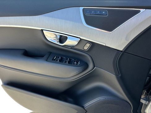 Used 2025 Volvo XC90 B5 Core image 11