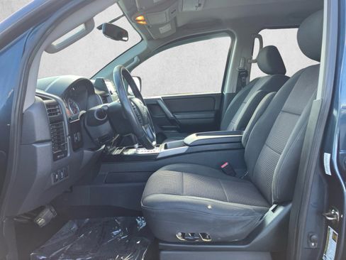 Used 2014 Nissan Titan SV w/ SV Value Truck Package AWD/4WD image 11