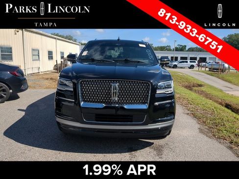 Used 2024 Lincoln Navigator Reserve AWD/4WD image 7