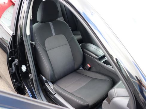 Used 2024 Nissan Sentra SV FWD image 14