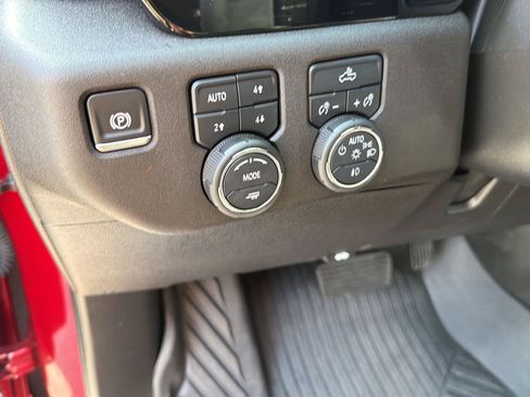 Used 2024 Chevrolet Silverado 1500 RST AWD/4WD image 19