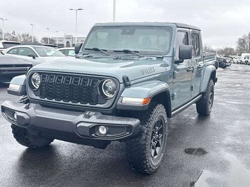 Used 2024 Jeep Gladiator Sport image 7