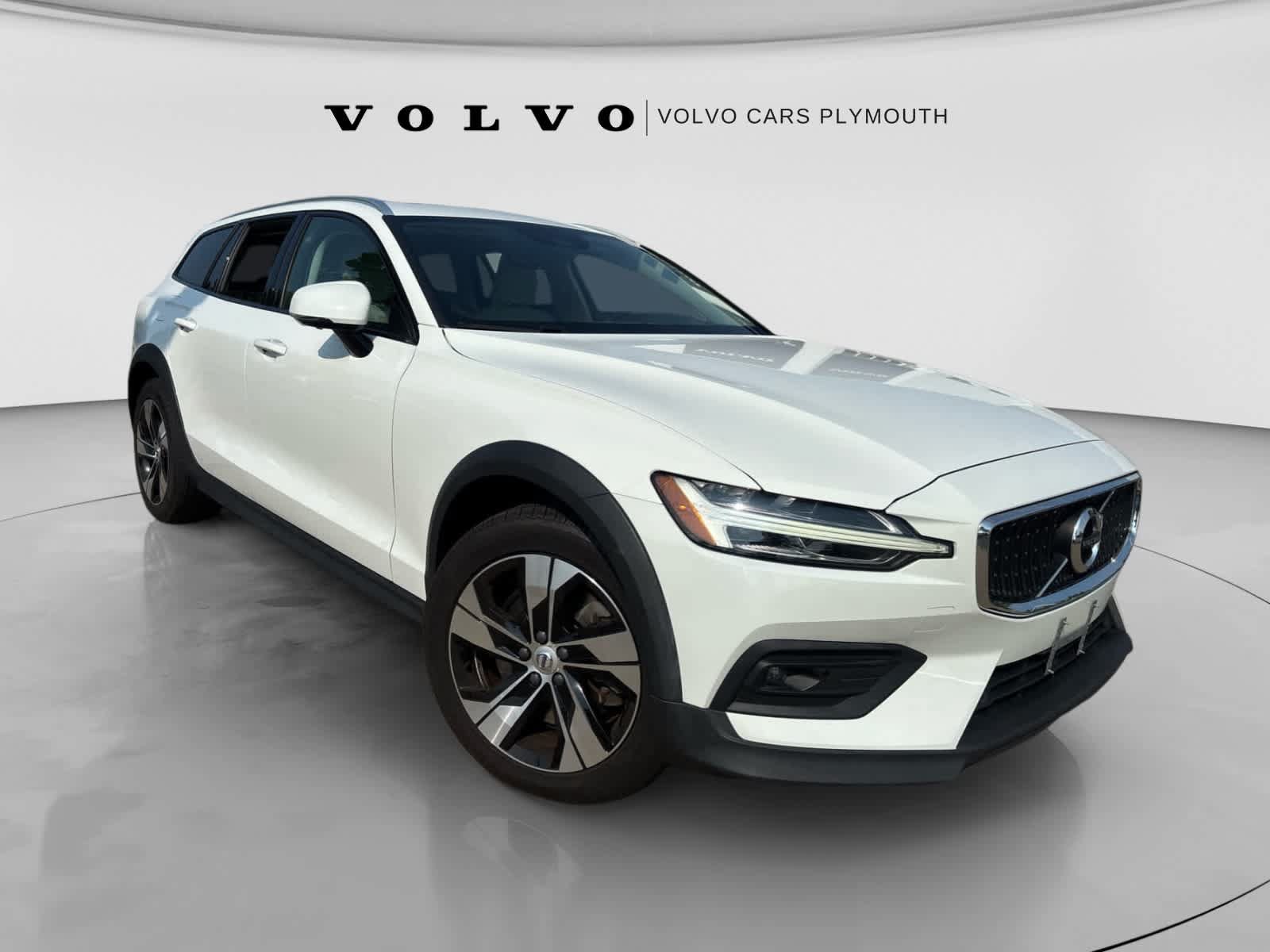 Used 2021 Volvo V60 T5 Cross Country AWD/4WD image 1