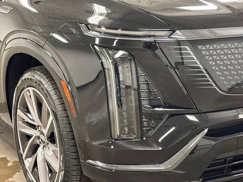 New 2026 Cadillac Vistiq Sport w/ LPO, Floor Liner Package image 4