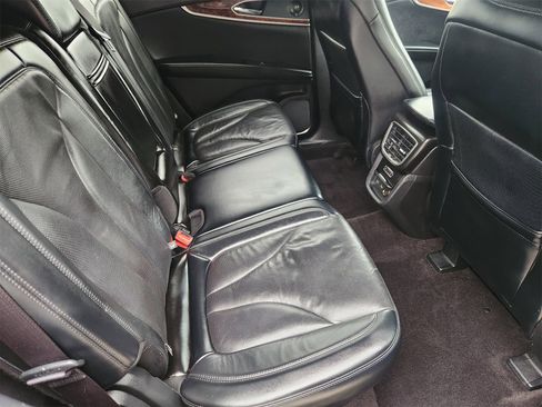 Used 2019 Lincoln Nautilus Reserve image 32