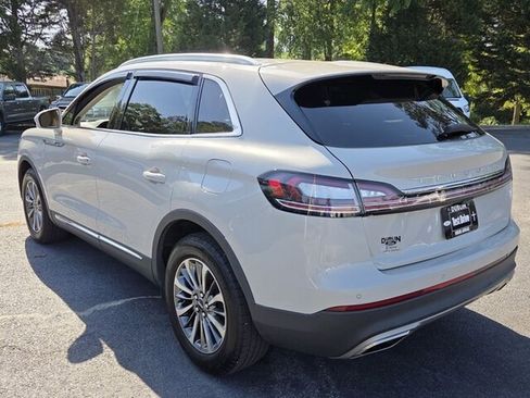 Used 2023 Lincoln Nautilus FWD w/ Premium Package image 12