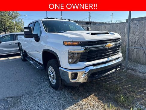Used 2025 Chevrolet Silverado 2500 LT w/ Convenience Package AWD/4WD image 3