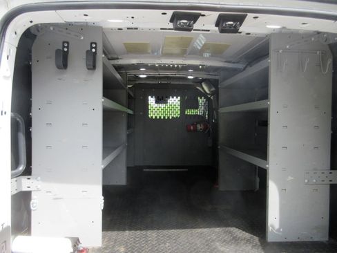Used 2019 Ford Transit 150 130 Low Roof RWD image 21