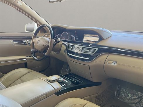 Used 2013 Mercedes-Benz S 63 AMG w/ Driver Assistance Pkg image 18