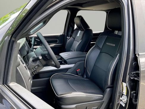 New 2026 RAM 2500 Laramie AWD/4WD image 40