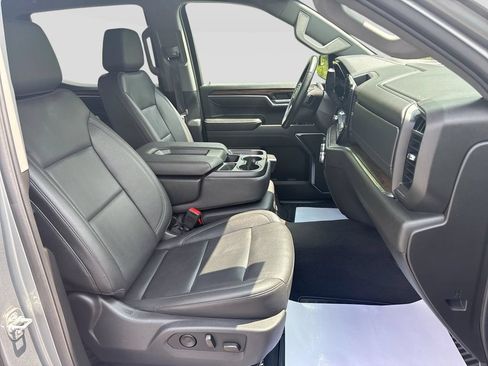 Used 2025 GMC Sierra 1500 SLT AWD/4WD image 29