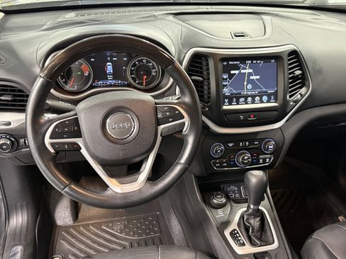 Used 2018 Jeep Cherokee Overland AWD/4WD image 20
