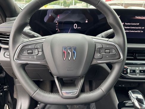 Used 2025 Buick Envista Sport Touring FWD image 28