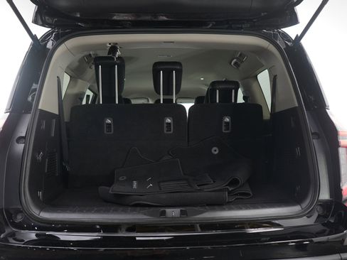 Used 2025 Nissan Armada SV AWD/4WD image 17