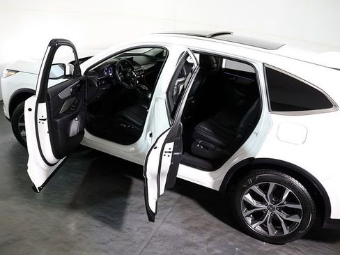 Certified 2024 Acura MDX SH-AWD w/ Technology Package image 5