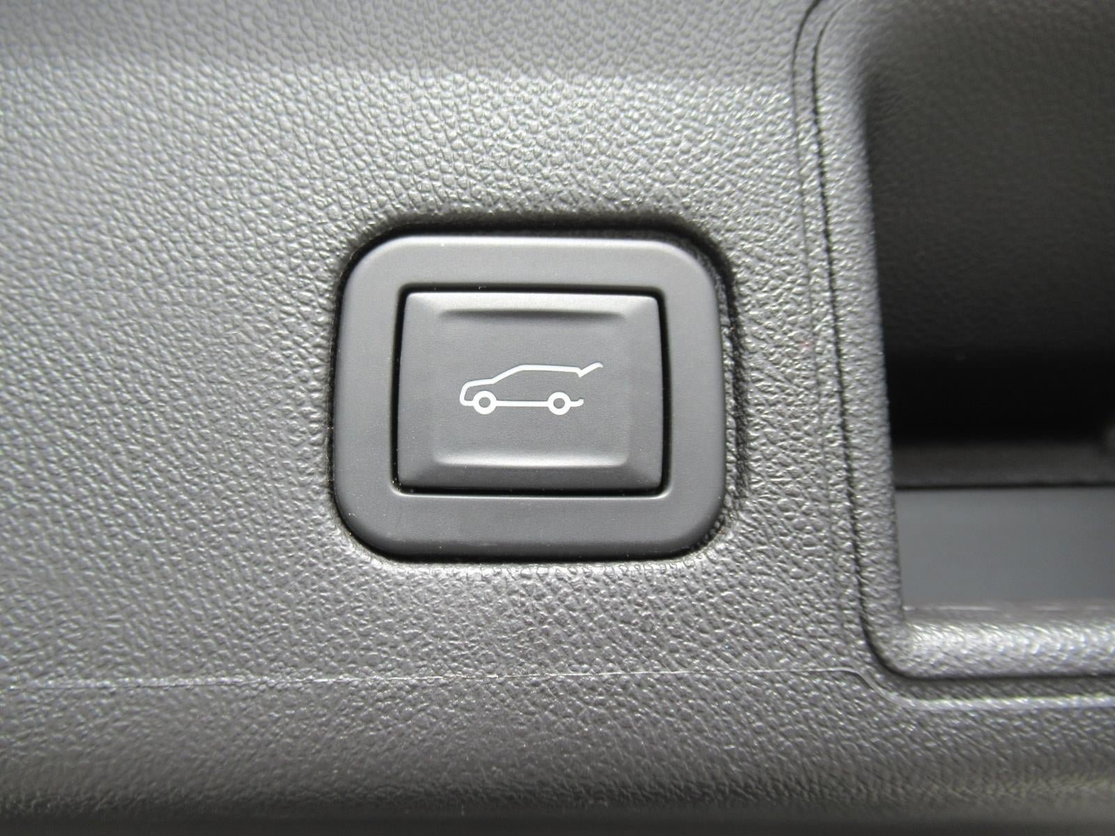 Used 2024 GMC Terrain Denali w/ Denali Premium Package AWD/4WD image 39