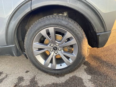Used 2022 Ford Explorer XLT w/ Equipment Group 202A AWD/4WD image 14