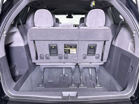 Used 2020 Toyota Sienna LE image 25