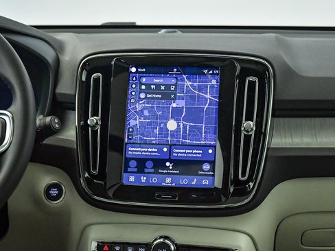 Certified 2026 Volvo XC40 B5 Plus w/ Protection Package Premier AWD/4WD image 14