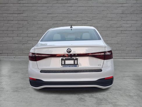 New 2026 Volkswagen Jetta SE FWD image 4
