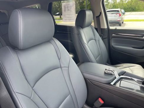 Used 2020 Buick Enclave Premium w/ Sun and Sites Package AWD/4WD image 35