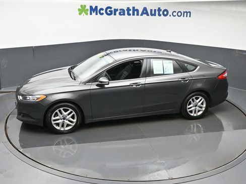 Used 2016 Ford Fusion SE image 16