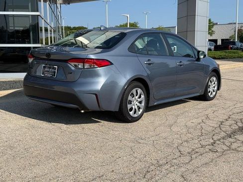 Used 2020 Toyota Corolla LE FWD image 3