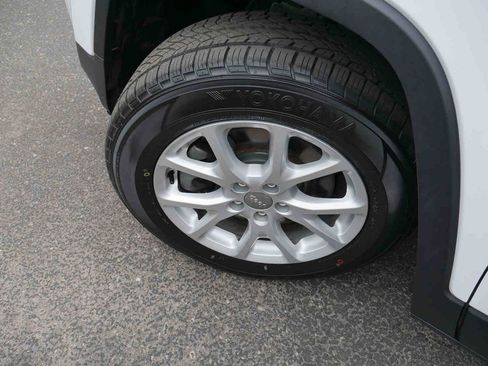 Used 2018 Jeep Cherokee Latitude Plus image 10