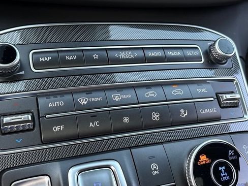 Used 2023 Hyundai Santa Fe SEL w/ Premium Package AWD/4WD image 16