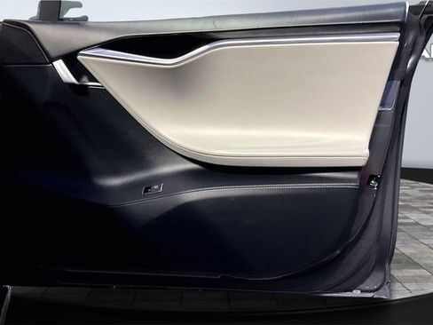 Used 2016 Tesla Model S 90D image 22