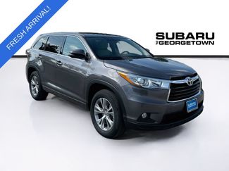 Used 2015 Toyota Highlander Plus FWD video 1
