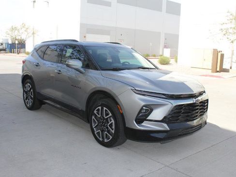 Used 2023 Chevrolet Blazer RS w/ Driver Confidence II Package image 4