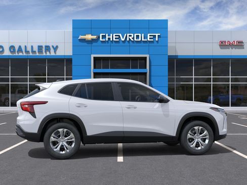 New 2026 Chevrolet Trax LS FWD image 6