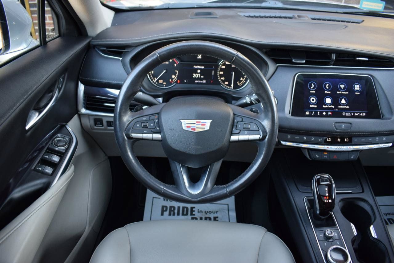 Used 2022 Cadillac XT4 Luxury w/ Cold Weather Package AWD/4WD image 19