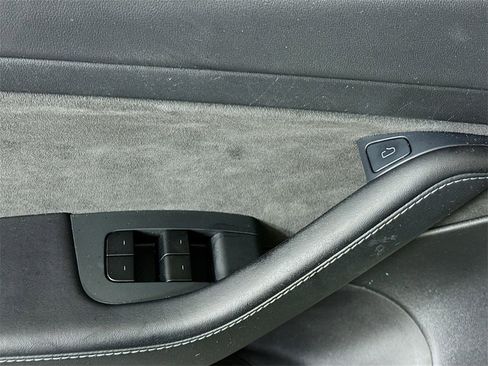 Used 2021 Tesla Model 3 Standard Range Plus image 23