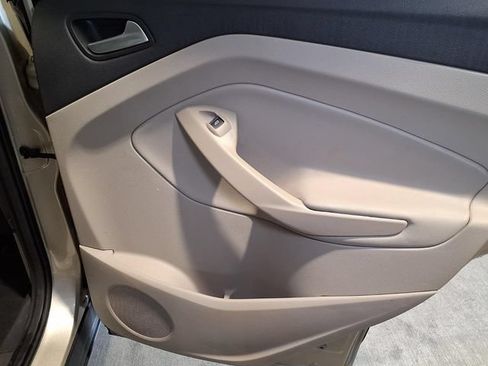 Used 2017 Ford Escape SE FWD image 28