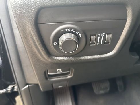 Used 2024 Jeep Grand Cherokee L Altitude image 10