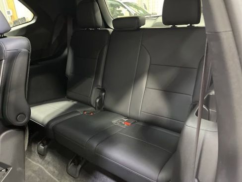 Used 2025 Buick Enclave Preferred image 23