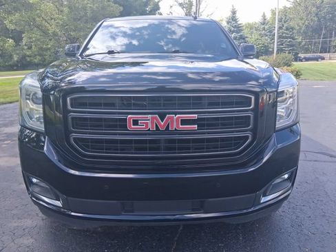 Used 2019 GMC Yukon XL SLT w/ Graphite Performance Edition AWD/4WD image 2