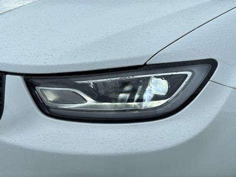 Used 2026 Chrysler Pacifica Limited w/ Uconnect Theater Family Group AWD/4WD image 9