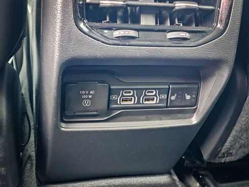 Used 2023 Jeep Grand Cherokee Limited w/ Black Appearance Package image 35