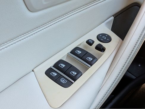 Used 2023 BMW 540i xDrive w/ Executive Package image 24