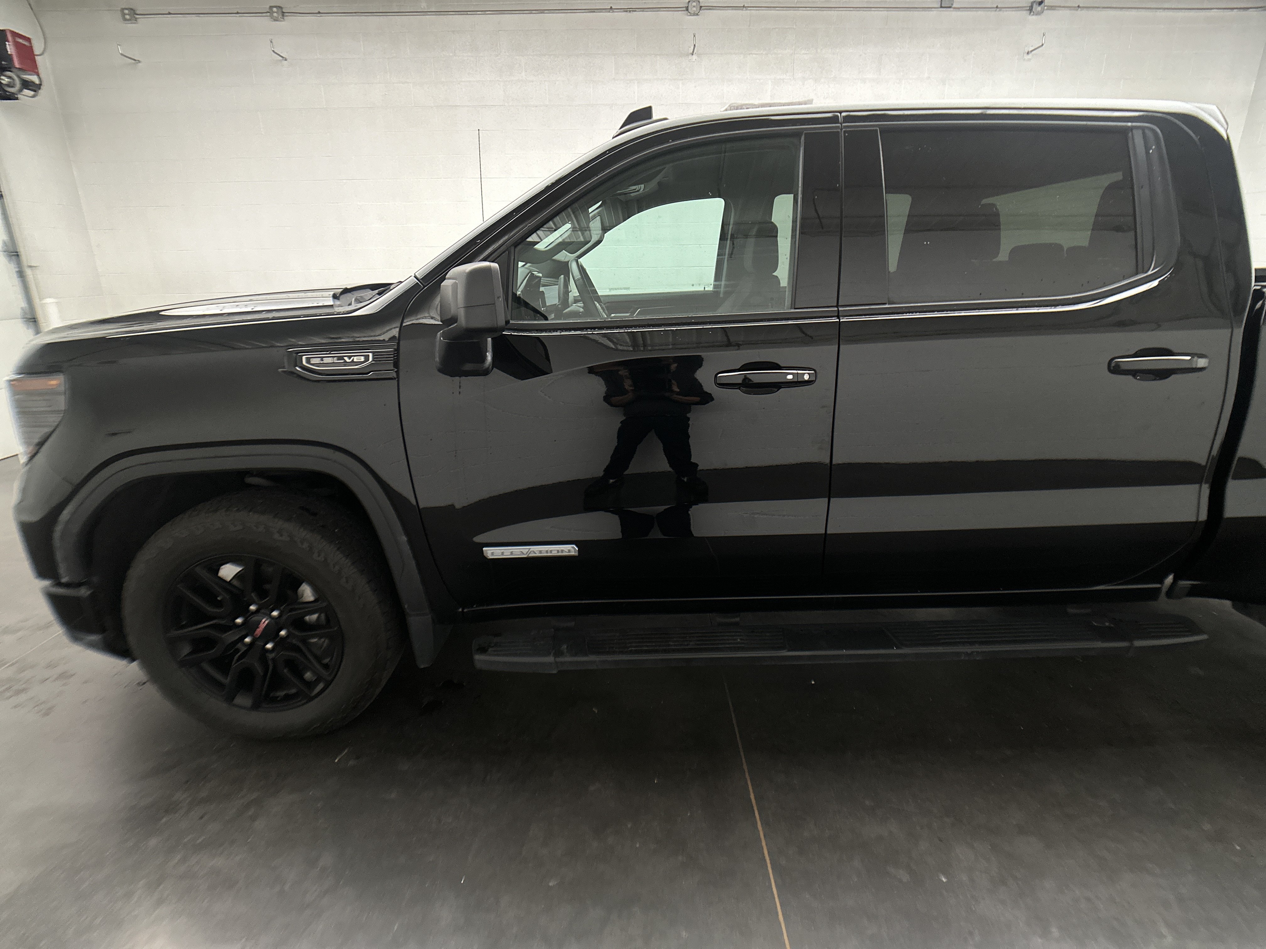 Used 2024 GMC Sierra 1500 Elevation w/ Max Trailering Package AWD/4WD image 5