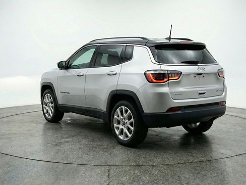 Used 2025 Jeep Compass Limited AWD/4WD image 6
