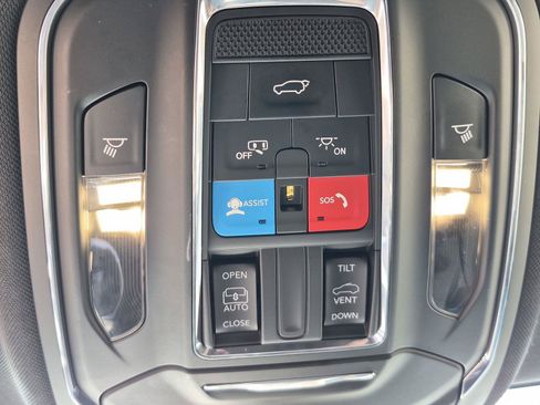 Certified 2024 Jeep Grand Cherokee Altitude AWD/4WD image 29
