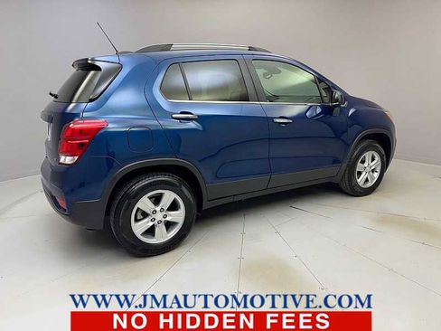 Used 2019 Chevrolet Trax LT w/ LT Convenience Package image 5